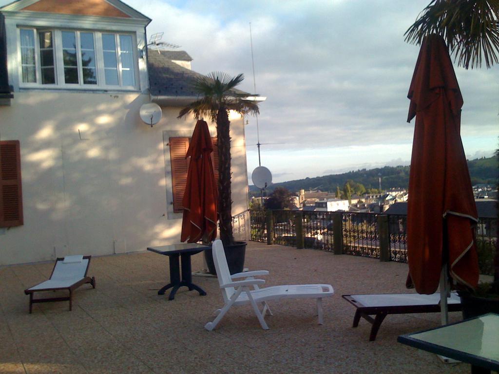 Appart'Hotel Bellevue Thermes De La Reine Bagnères-de-Bigorre Exteriör bild